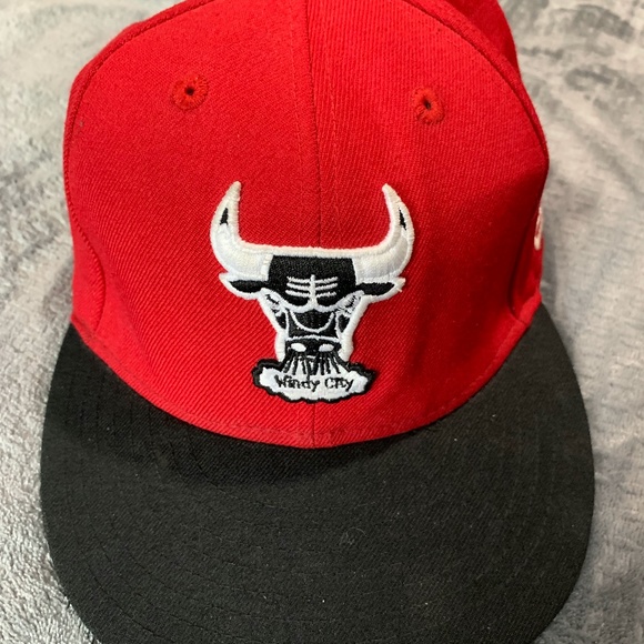 NBA Chicago Bulls New Era Fitted Hat size 7 RARE Alternate Color Way - Picture 1 of 5